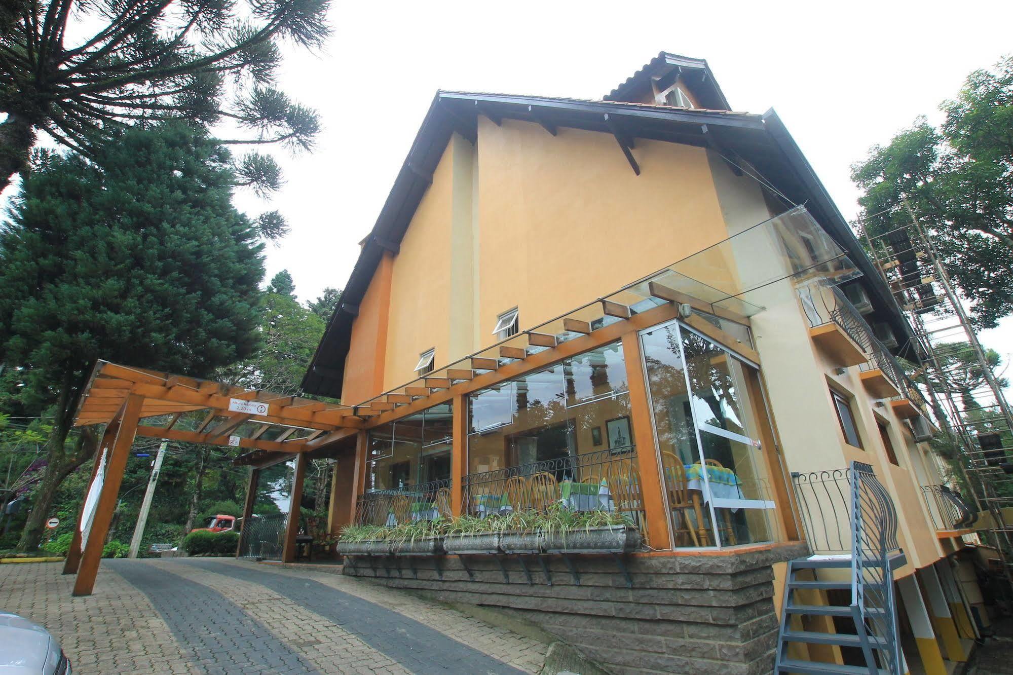 Pousada Aguia Branca Gramado Exterior photo