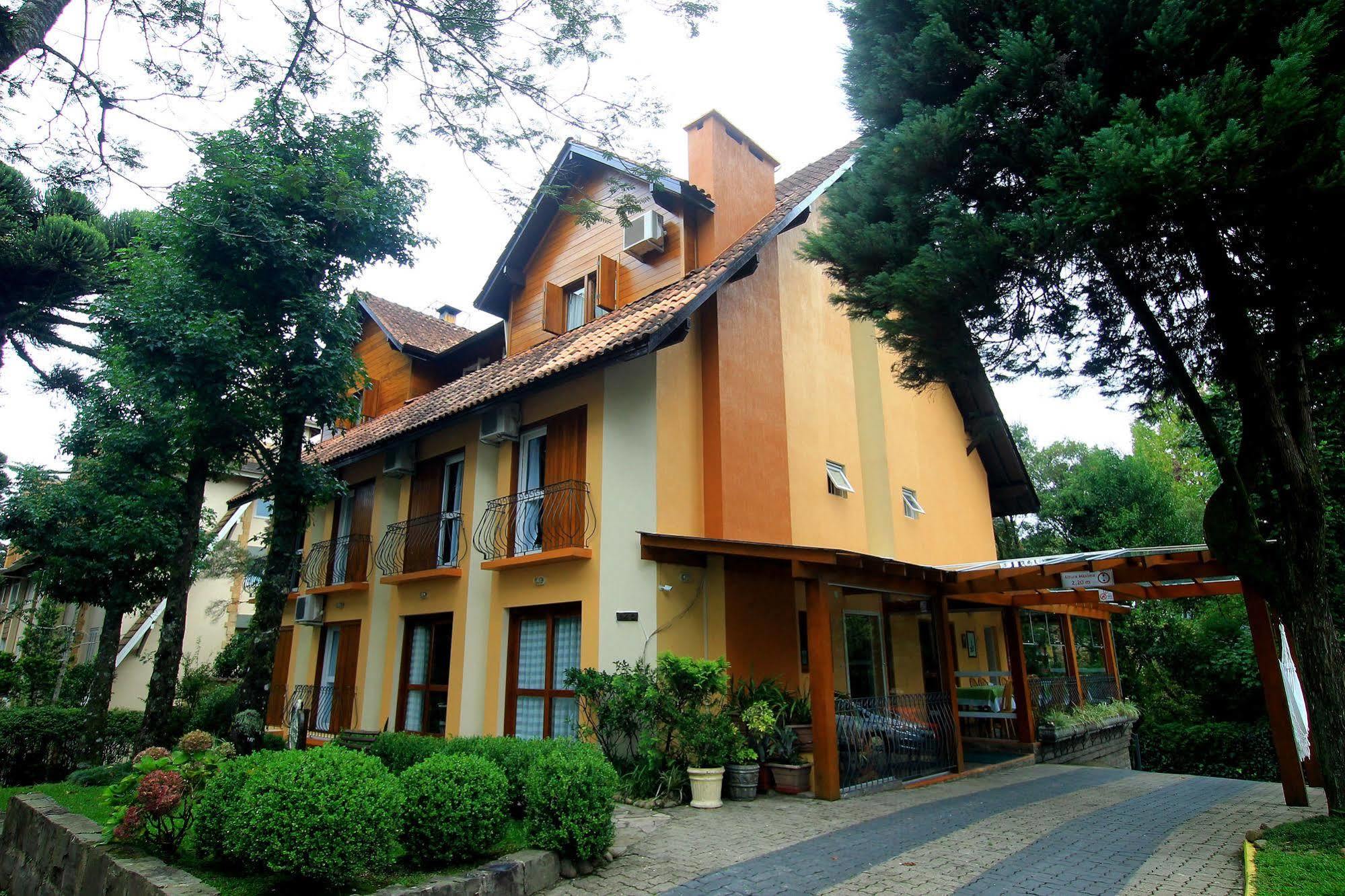 Pousada Aguia Branca Gramado Exterior photo